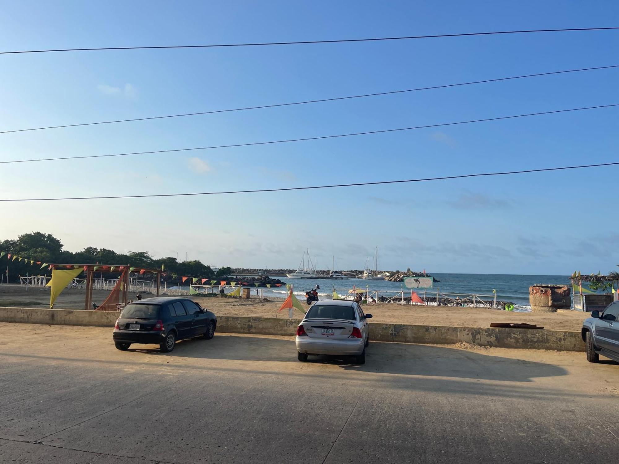 Catia La Mar Hotel Brisas Del Mar 2022 מראה חיצוני תמונה